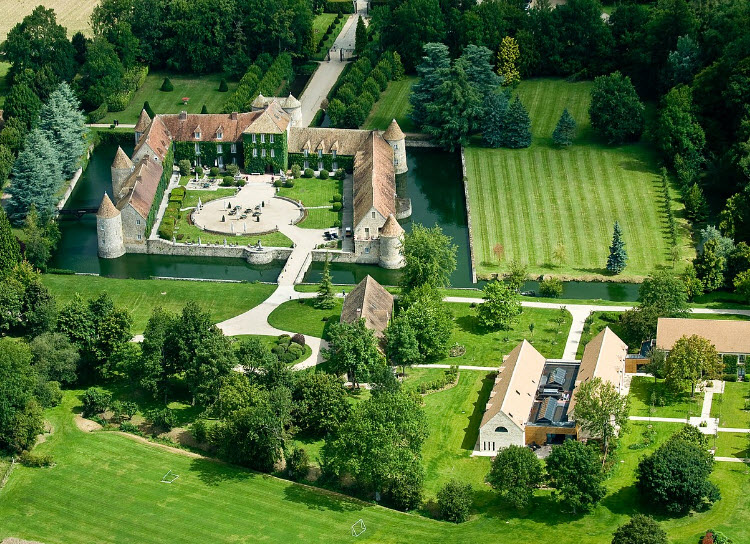 Villiers-le-Mahieu, France